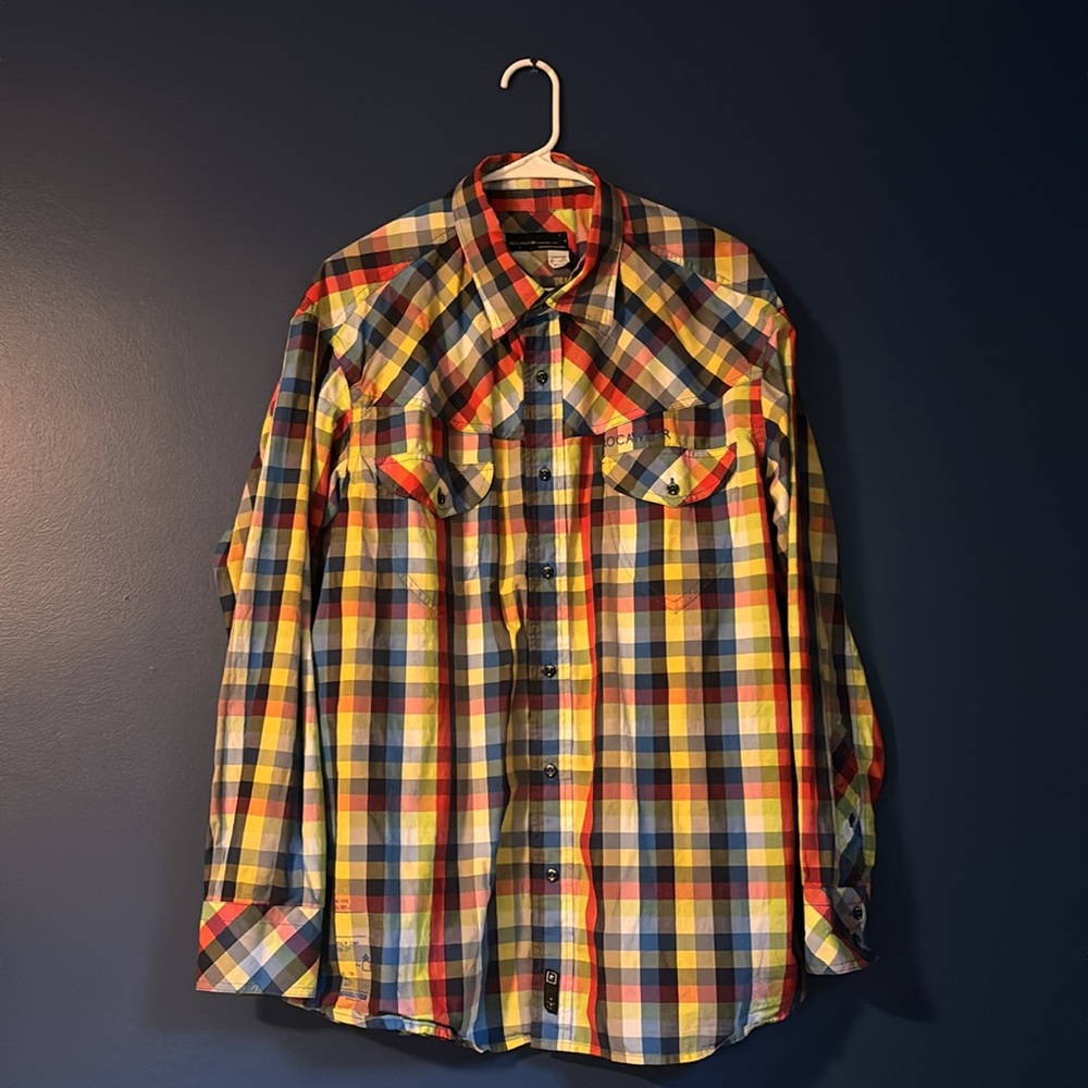 Rocawear Men’s Button Up Long Sleeve Pattern Shirt Primary Color